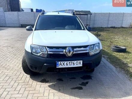 Белый Рено Дастер, объемом двигателя 1.5 л и пробегом 213 тыс. км за 10000 $, фото 1 на Automoto.ua
