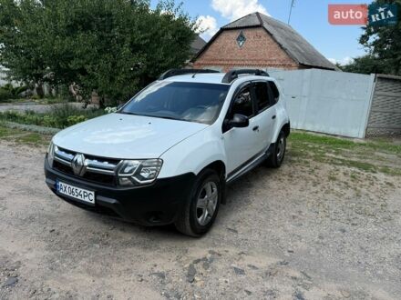 Белый Рено Дастер, объемом двигателя 1.6 л и пробегом 165 тыс. км за 7450 $, фото 1 на Automoto.ua