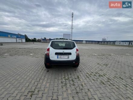 Белый Рено Дастер, объемом двигателя 1.46 л и пробегом 401 тыс. км за 9000 $, фото 1 на Automoto.ua