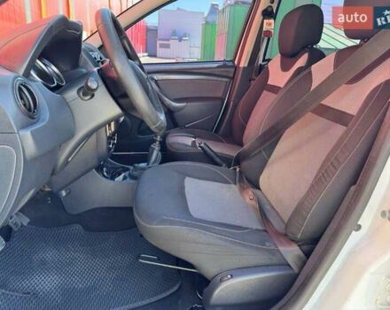 Белый Рено Дастер, объемом двигателя 1.46 л и пробегом 179 тыс. км за 12000 $, фото 1 на Automoto.ua