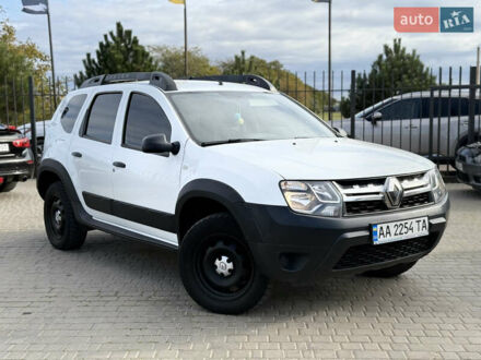 Белый Рено Дастер, объемом двигателя 1.46 л и пробегом 245 тыс. км за 9899 $, фото 1 на Automoto.ua
