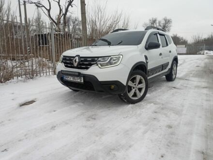 Белый Рено Дастер, объемом двигателя 1.5 л и пробегом 130 тыс. км за 14700 $, фото 1 на Automoto.ua