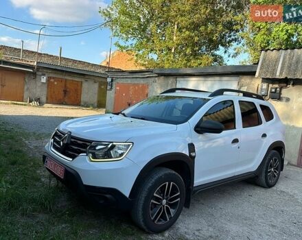 Белый Рено Дастер, объемом двигателя 1.5 л и пробегом 145 тыс. км за 12100 $, фото 1 на Automoto.ua