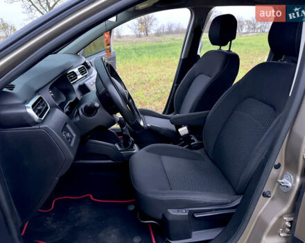 Бежевый Рено Дастер, объемом двигателя 1.46 л и пробегом 188 тыс. км за 15000 $, фото 7 на Automoto.ua