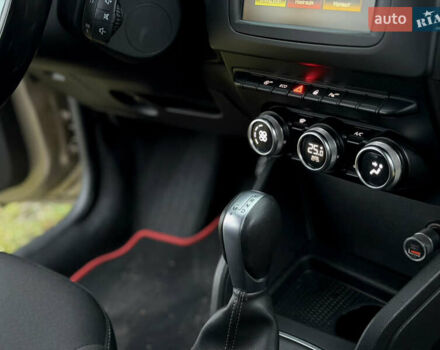 Бежевый Рено Дастер, объемом двигателя 1.46 л и пробегом 188 тыс. км за 15000 $, фото 13 на Automoto.ua