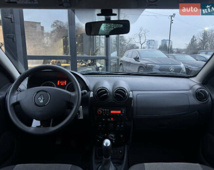Черный Рено Дастер, объемом двигателя 1.6 л и пробегом 27 тыс. км за 11499 $, фото 17 на Automoto.ua