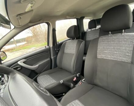 Черный Рено Дастер, объемом двигателя 1.6 л и пробегом 282 тыс. км за 6800 $, фото 10 на Automoto.ua