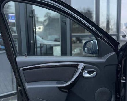 Черный Рено Дастер, объемом двигателя 1.6 л и пробегом 27 тыс. км за 11499 $, фото 8 на Automoto.ua