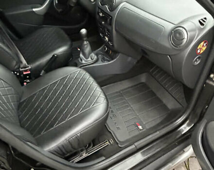 Черный Рено Дастер, объемом двигателя 1.46 л и пробегом 171 тыс. км за 8900 $, фото 4 на Automoto.ua