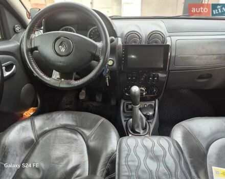 Черный Рено Дастер, объемом двигателя 1.6 л и пробегом 94 тыс. км за 8900 $, фото 3 на Automoto.ua