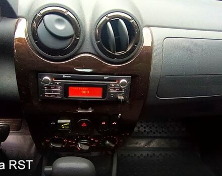 Чорний Рено Дастер, об'ємом двигуна 2 л та пробігом 169 тис. км за 8800 $, фото 5 на Automoto.ua