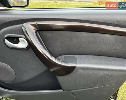 Чорний Рено Дастер, об'ємом двигуна 1.6 л та пробігом 166 тис. км за 9700 $, фото 22 на Automoto.ua