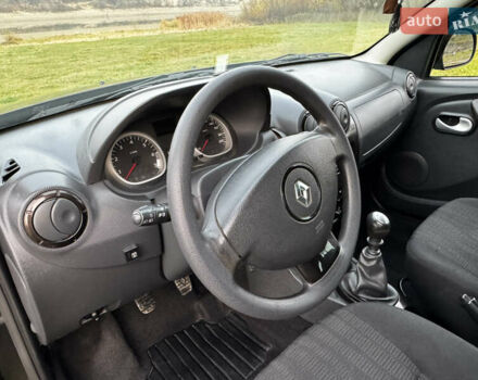 Чорний Рено Дастер, об'ємом двигуна 1.6 л та пробігом 166 тис. км за 9700 $, фото 17 на Automoto.ua