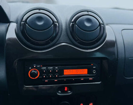 Черный Рено Дастер, объемом двигателя 1.5 л и пробегом 73 тыс. км за 12300 $, фото 7 на Automoto.ua