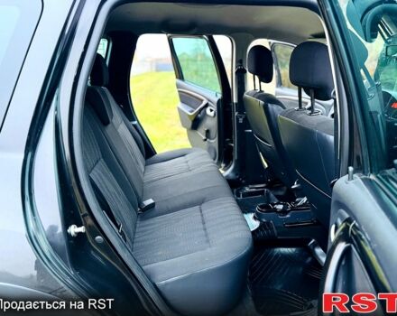 Черный Рено Дастер, объемом двигателя 1.5 л и пробегом 73 тыс. км за 12300 $, фото 11 на Automoto.ua