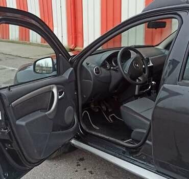 Черный Рено Дастер, объемом двигателя 2 л и пробегом 223 тыс. км за 10500 $, фото 10 на Automoto.ua