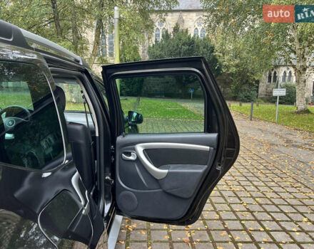 Черный Рено Дастер, объемом двигателя 1.6 л и пробегом 140 тыс. км за 9200 $, фото 16 на Automoto.ua