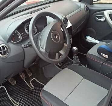 Черный Рено Дастер, объемом двигателя 2 л и пробегом 223 тыс. км за 10500 $, фото 11 на Automoto.ua