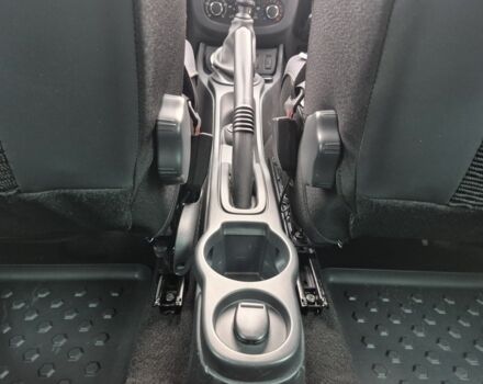 Чорний Рено Дастер, об'ємом двигуна 1.6 л та пробігом 71 тис. км за 11750 $, фото 18 на Automoto.ua