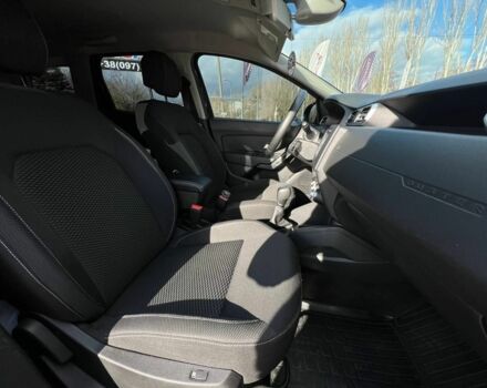 Черный Рено Дастер, объемом двигателя 1.5 л и пробегом 89 тыс. км за 15999 $, фото 17 на Automoto.ua