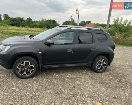 Черный Рено Дастер, объемом двигателя 1.46 л и пробегом 350 тыс. км за 12800 $, фото 4 на Automoto.ua