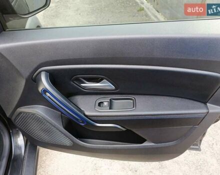 Черный Рено Дастер, объемом двигателя 1.6 л и пробегом 50 тыс. км за 15400 $, фото 15 на Automoto.ua