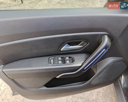 Черный Рено Дастер, объемом двигателя 1.6 л и пробегом 50 тыс. км за 15400 $, фото 14 на Automoto.ua