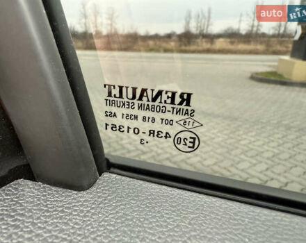 Чорний Рено Дастер, об'ємом двигуна 1.5 л та пробігом 45 тис. км за 18900 $, фото 31 на Automoto.ua