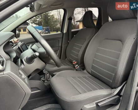 Чорний Рено Дастер, об'ємом двигуна 1.5 л та пробігом 45 тис. км за 18900 $, фото 12 на Automoto.ua