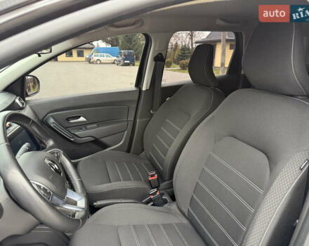 Чорний Рено Дастер, об'ємом двигуна 1.5 л та пробігом 45 тис. км за 18900 $, фото 14 на Automoto.ua