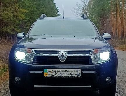 Черный Рено Дастер, объемом двигателя 2 л и пробегом 169 тыс. км за 8800 $, фото 1 на Automoto.ua