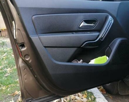 Коричневый Рено Дастер, объемом двигателя 1.6 л и пробегом 9 тыс. км за 18000 $, фото 7 на Automoto.ua