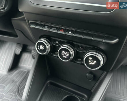 Коричневий Рено Дастер, об'ємом двигуна 1.6 л та пробігом 25 тис. км за 15900 $, фото 18 на Automoto.ua