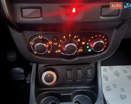Красный Рено Дастер, объемом двигателя 1.46 л и пробегом 314 тыс. км за 8460 $, фото 20 на Automoto.ua