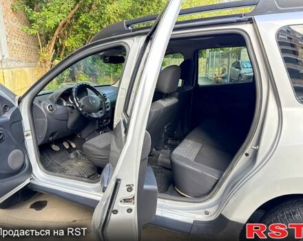 Рено Дастер, объемом двигателя 1.6 л и пробегом 175 тыс. км за 7000 $, фото 7 на Automoto.ua