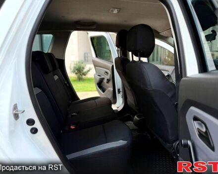 Рено Дастер, объемом двигателя 1.5 л и пробегом 71 тыс. км за 13300 $, фото 3 на Automoto.ua