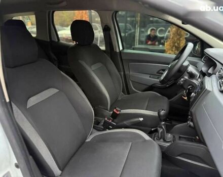 Рено Дастер, объемом двигателя 1.6 л и пробегом 220 тыс. км за 12500 $, фото 13 на Automoto.ua