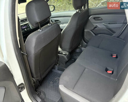 Рено Дастер, объемом двигателя 1.5 л и пробегом 27 тыс. км за 15300 $, фото 10 на Automoto.ua