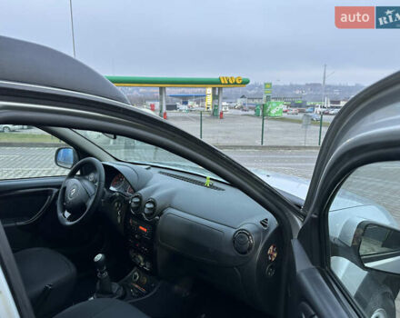 Серый Рено Дастер, объемом двигателя 1.6 л и пробегом 140 тыс. км за 10369 $, фото 15 на Automoto.ua