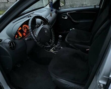 Серый Рено Дастер, объемом двигателя 1.6 л и пробегом 166 тыс. км за 10200 $, фото 3 на Automoto.ua