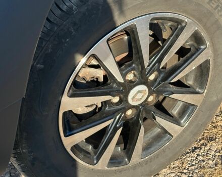 Серый Рено Дастер, объемом двигателя 1.6 л и пробегом 137 тыс. км за 8950 $, фото 2 на Automoto.ua