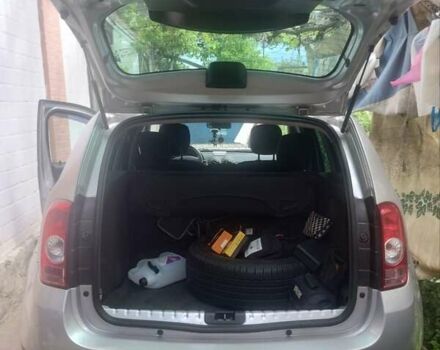 Серый Рено Дастер, объемом двигателя 1.6 л и пробегом 150 тыс. км за 9500 $, фото 5 на Automoto.ua