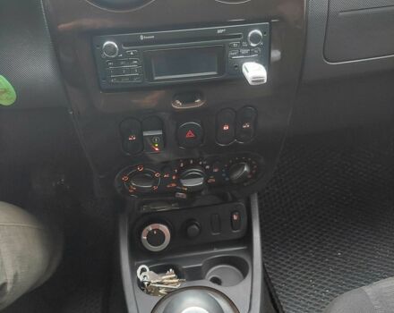 Серый Рено Дастер, объемом двигателя 1.6 л и пробегом 223 тыс. км за 8400 $, фото 14 на Automoto.ua