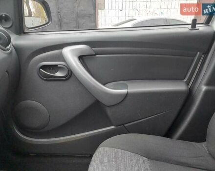 Серый Рено Дастер, объемом двигателя 1.46 л и пробегом 237 тыс. км за 9999 $, фото 18 на Automoto.ua
