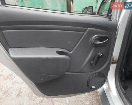 Серый Рено Дастер, объемом двигателя 1.46 л и пробегом 237 тыс. км за 9999 $, фото 14 на Automoto.ua