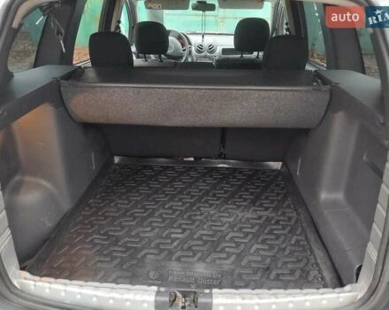 Серый Рено Дастер, объемом двигателя 1.46 л и пробегом 237 тыс. км за 9999 $, фото 3 на Automoto.ua
