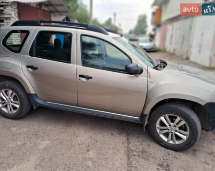 Серый Рено Дастер, объемом двигателя 1.6 л и пробегом 65 тыс. км за 10000 $, фото 2 на Automoto.ua