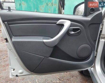 Серый Рено Дастер, объемом двигателя 1.46 л и пробегом 237 тыс. км за 9999 $, фото 13 на Automoto.ua