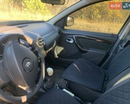 Рено Дастер 2012 в Сумах на Automoto.ua Серый Рено Дастер, объемом двигателя 1.6 л и пробегом 191 тыс. км за 7800 $, фото 4 на Automoto.ua