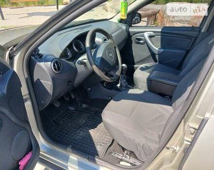 Сірий Рено Дастер, об'ємом двигуна 1.6 л та пробігом 190 тис. км за 10200 $, фото 7 на Automoto.ua